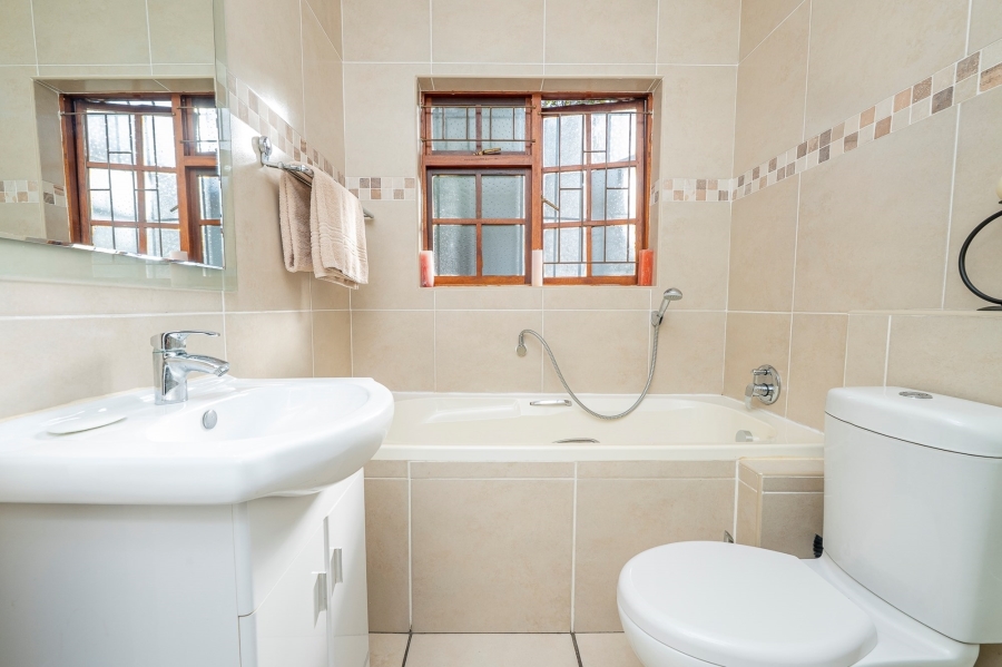 2 Bedroom Property for Sale in Vredekloof Western Cape